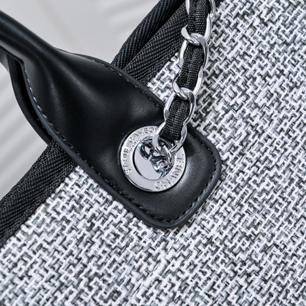 シャネルバッグ角部分ディテール